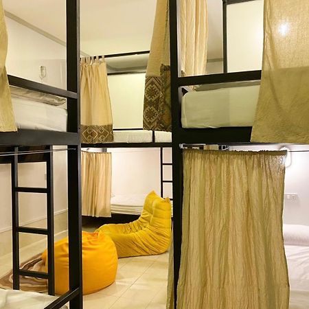 Sathiti Cafe & Bed Apartment Vientiane Luaran gambar